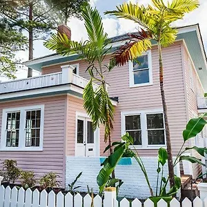 https://hemingsways-village-luxury-beach-houses.hotels-in-virginia-beach.com