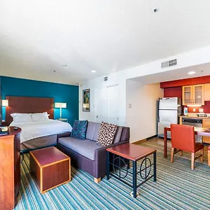 https://metro-phx-studio-queen-upstairs-sleeps-4-heated-pool-no.hotelsofphoenix.com